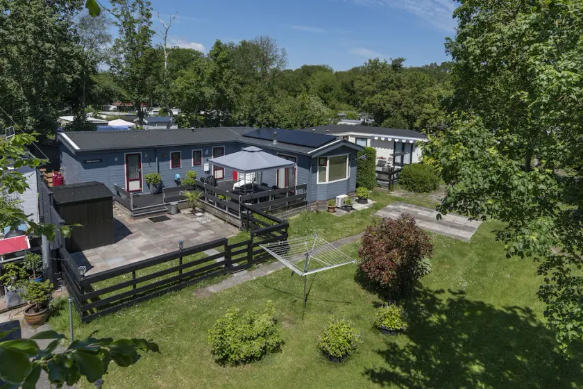 Large corner chalet with air conditioning luxury kitchen and lots of privacy - Image 1