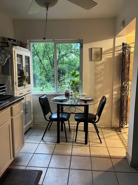 Southern Home -Tranquility and Seclusion        4 Bed 2 Baths - Image 1