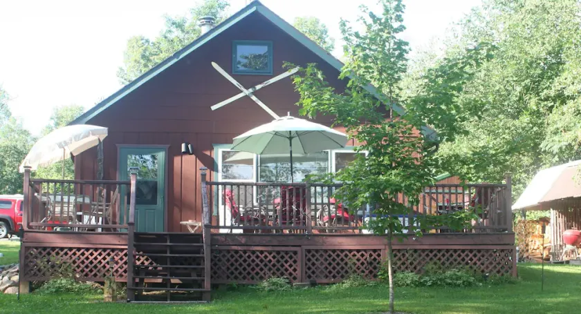 Rustic Cabin on Private Lake - Image 1