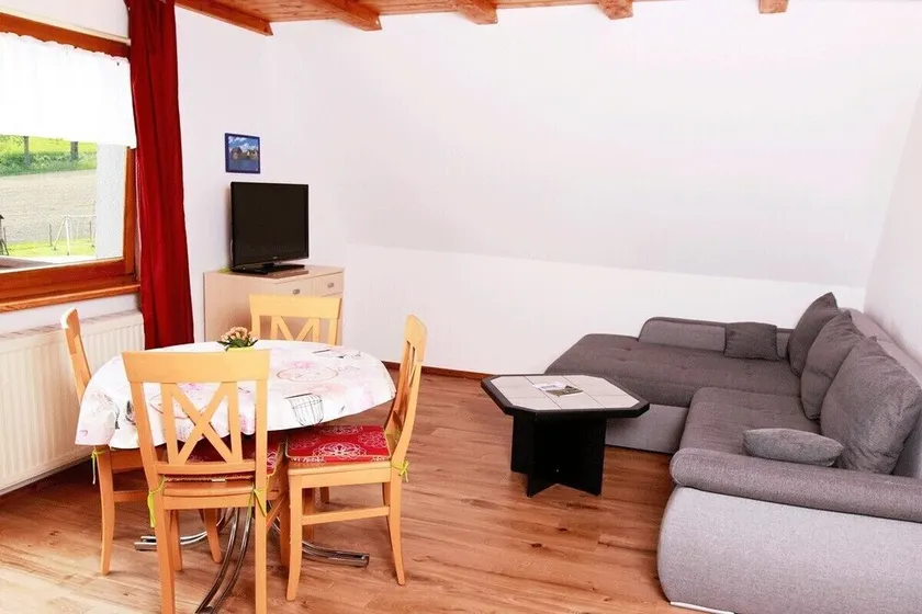 Apartment 'Ferienwohnung 1, 50 Qm' with Shared Garden, Balcony and Wi-Fi - Image 1