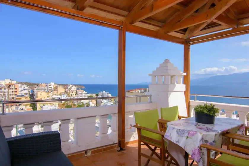 Lovely & Cozy Apartment with Magnificent Sea View, near the center - Image 1