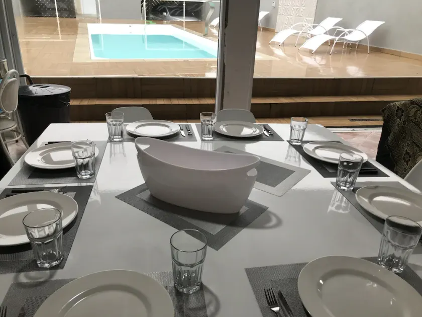 House on the south coast with optional heated pool. - Image 1