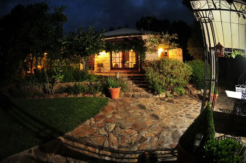 Elouera Garden Cottage - Image 1