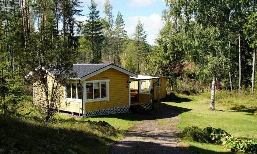 Vacation home Gårdsvik by the lake with boat - Image 1