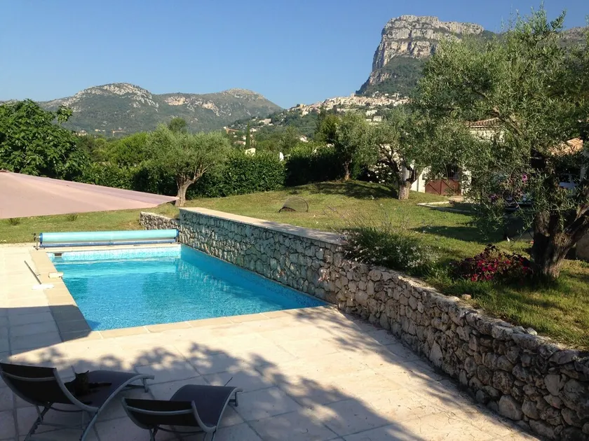 Spacious villa with private pool and panoramic mountain views - Image 1