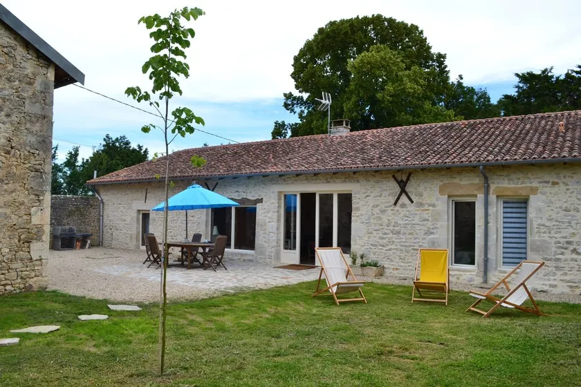 Charmantes Ferienhaus für 10 Personen, privater Pool, umzäunter Garten - Image 1