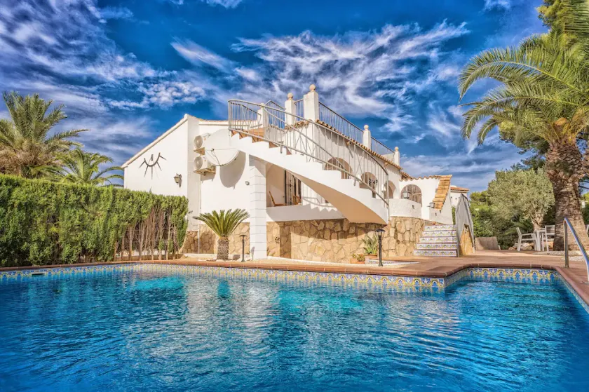 2 Bedroom Villa in Landscaped Gardens - Image 1