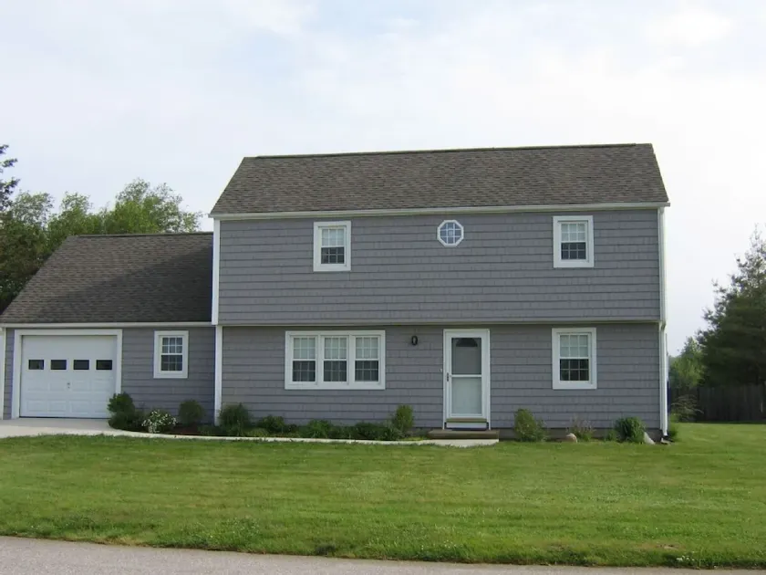 3 bed/2 bath home, walk to the beach! Aug 2-9 week available! - Image 1