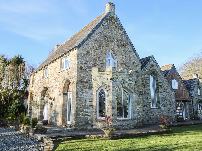 LOST BARN, pet friendly, luxury holiday cottage in Porth - Image 1