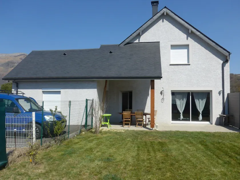 New house, quiet, comfortable and close to everything - Image 1