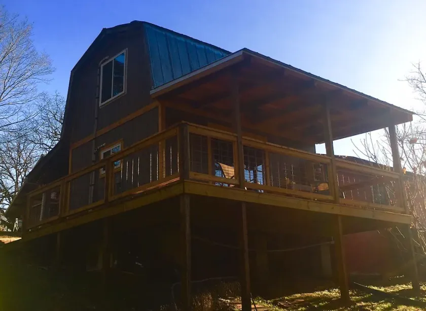 Creekside Cabin—Converted woodshop w/creek, fire pit & pavilion. Close to town - Image 1
