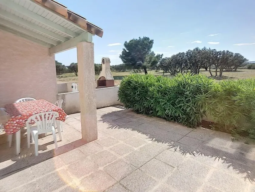 Attractive T3 detached house with terrace and views over the garrigue. - Image 1