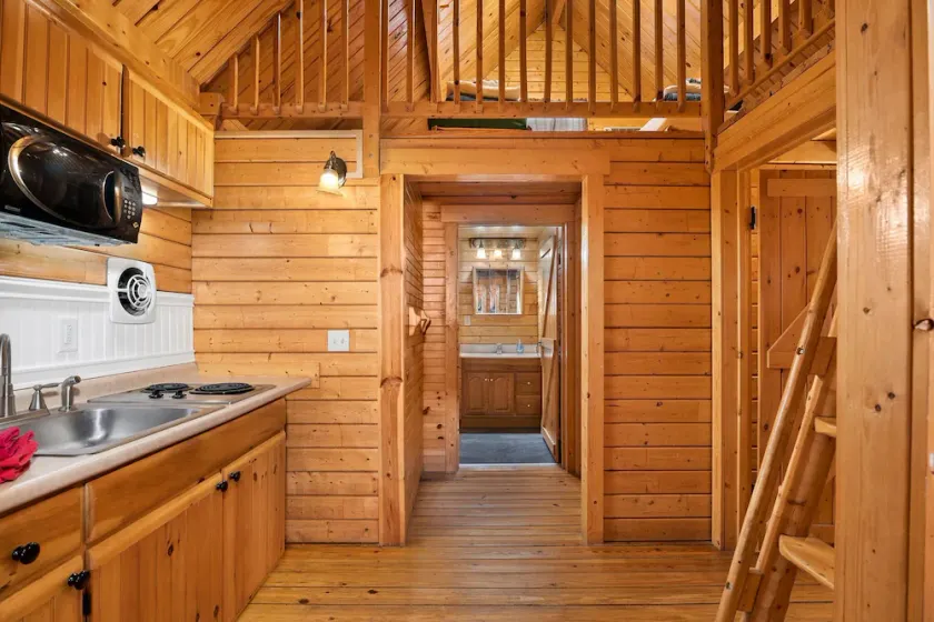 Amazing Getaway: Enjoy our Cozy Log Cabins on the Chesapeake Bay! - Image 1
