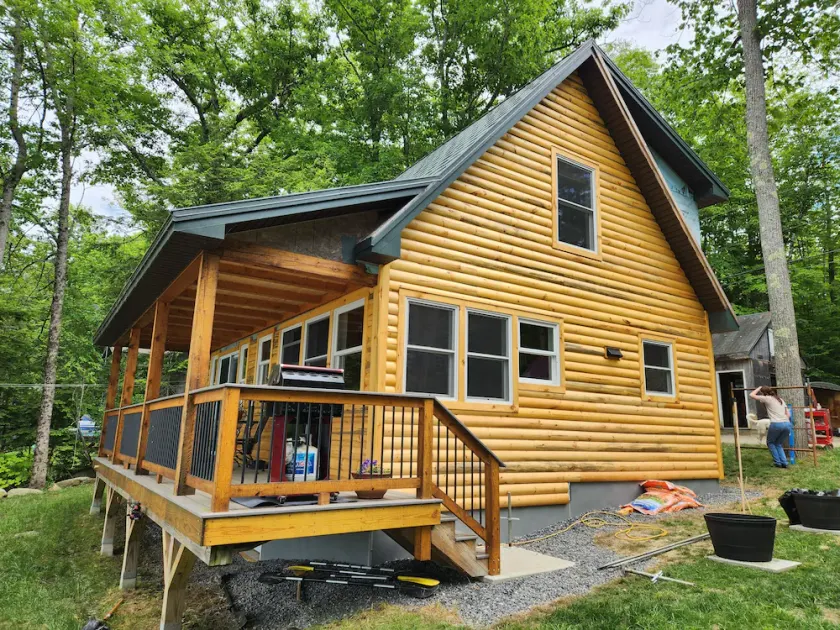 Weekly discounts avail. Get away at this New house on Lovejoy Pond in Albion  - Image 1