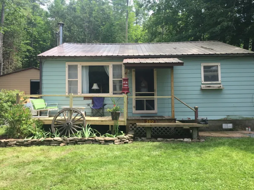 house with beach and dock access - Image 1