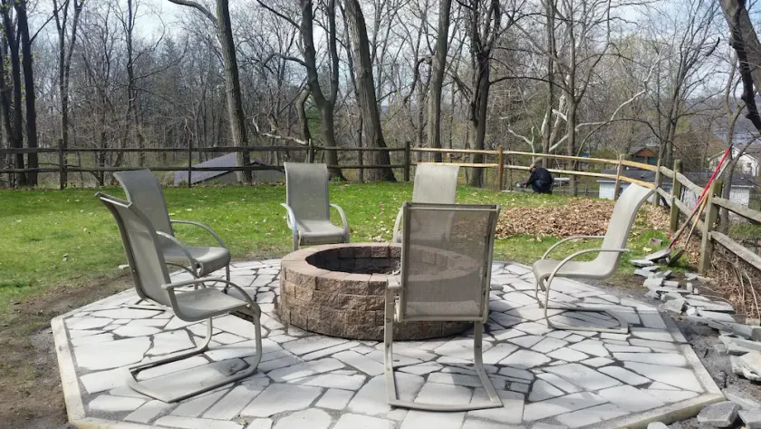 Stille Lakeview Hjem, 1. 5 hektar, asfalteret vej. HotTub, Firepit, Air Cond, gratis WIFI - Image 1