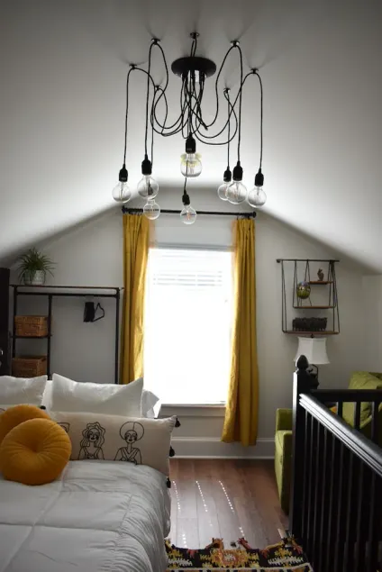 TINY WONDER guesthouse near town square - Image 1