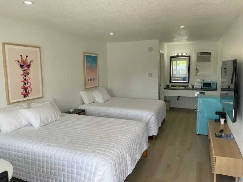 Double Queen Room Sum - Image 1