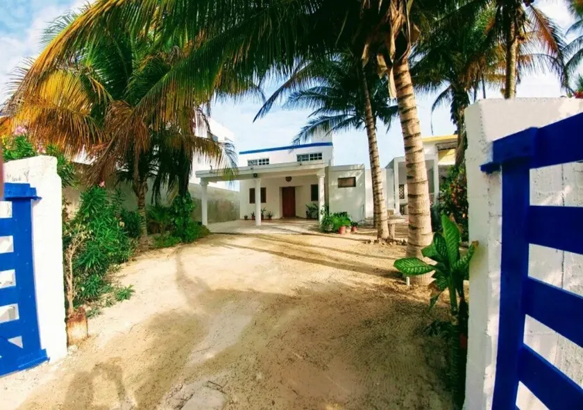 Belle maison sur la plage - Image 1