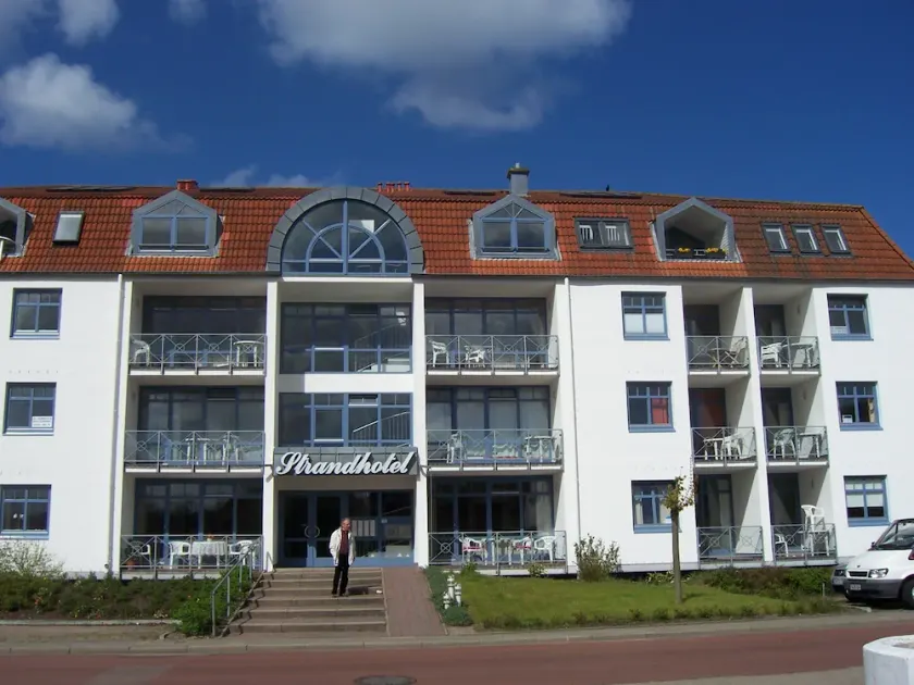 Apartment located directly on the beach promenade, right on the beach. - Image 1