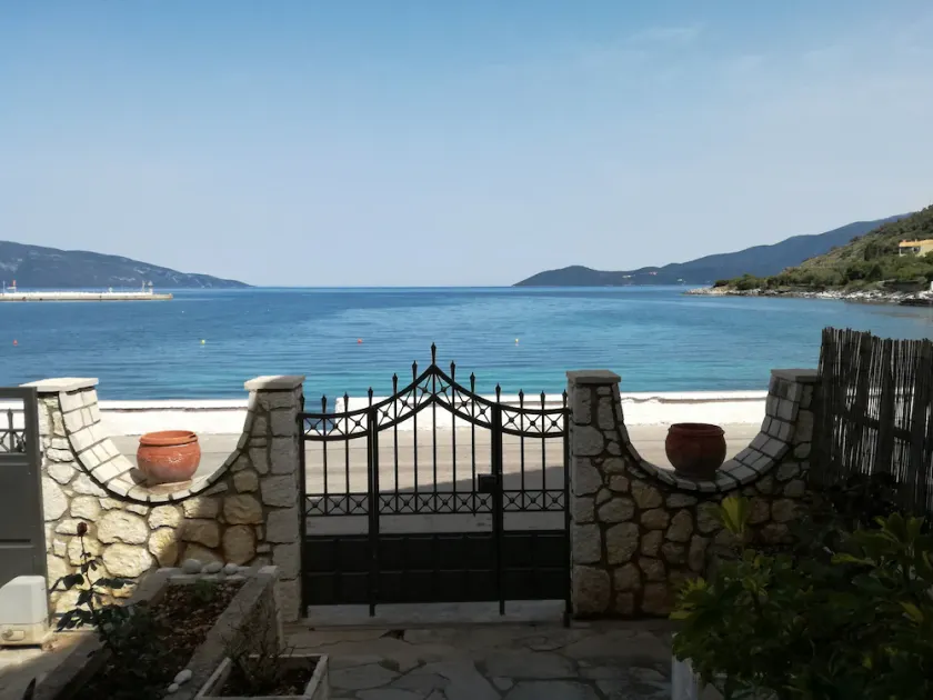 Apartment in Agia Effimia next to the sea- all amenities within walking distance - Image 1