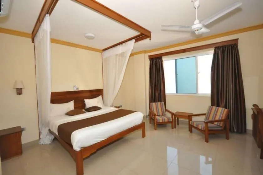Suhufi Palace Hotel - Image 1