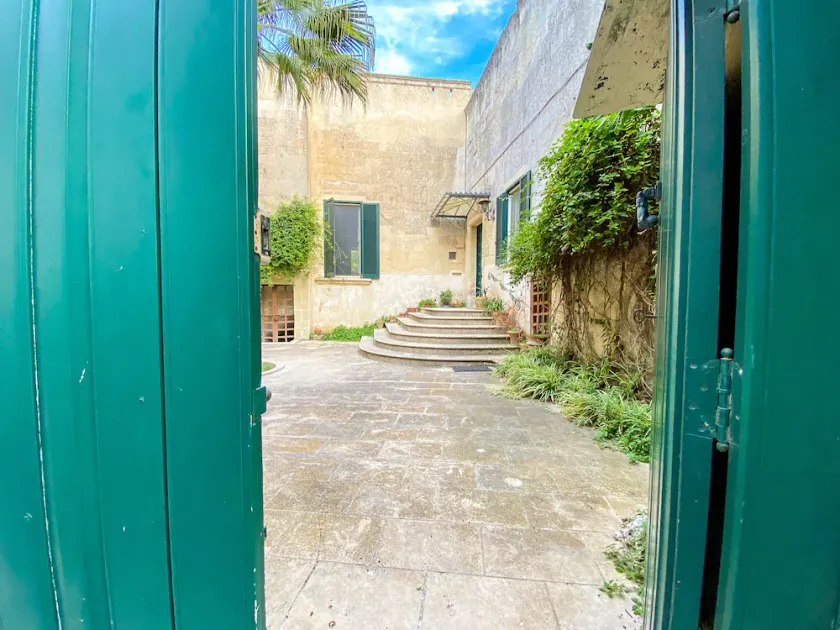 The Lanzilao Manor - Image 1