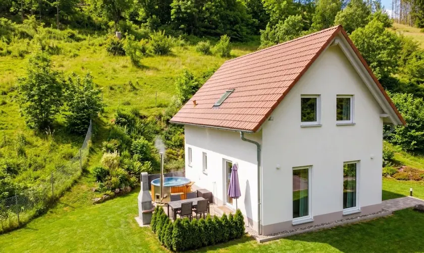Geschmackvolles Ferienhaus mit eigener Terrasse und WLAN - Image 1