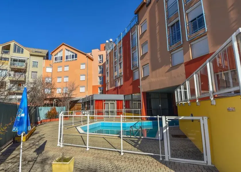 5mn de la Gare | Chambre Double Confort + Parking - Image 1