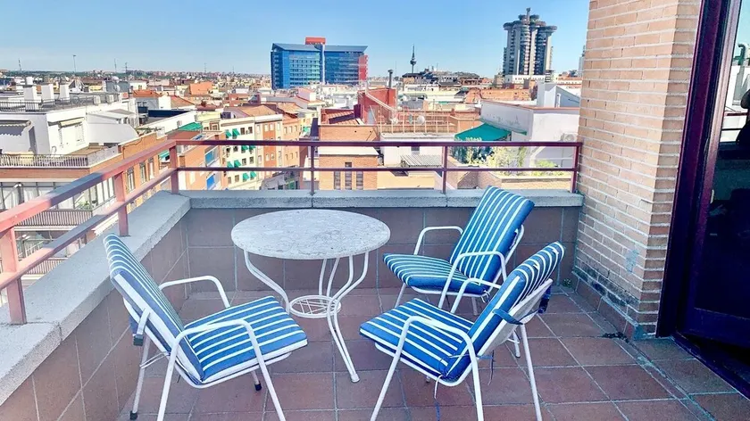 Penthouse with Terrace and free Wifi Av de América - Image 1