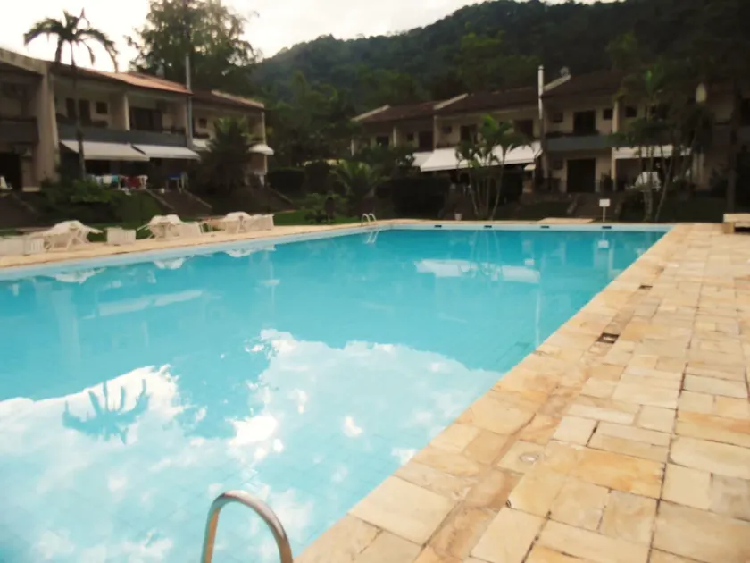 Condominium with complete leisure facilities: 4 swimming pools, 5 sports courts, canteen, soccer field. - Image 1