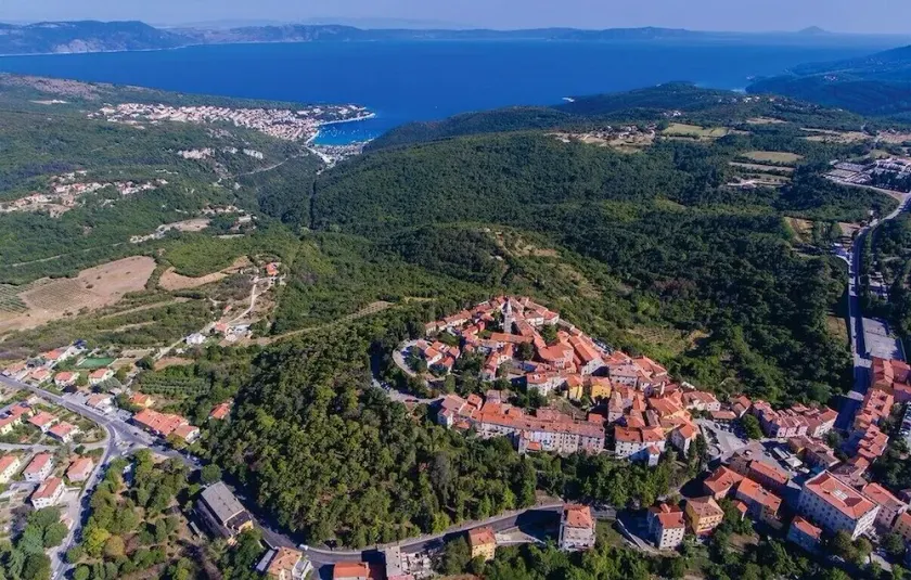 Apartments Lucijana, (16608), Rabac, hr - Image 1