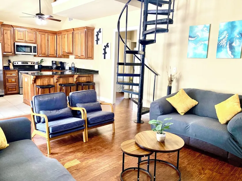 Grand Isle Unit E pet friendly detached condo 3 bedrooms 1 bath easy beach access - Image 1