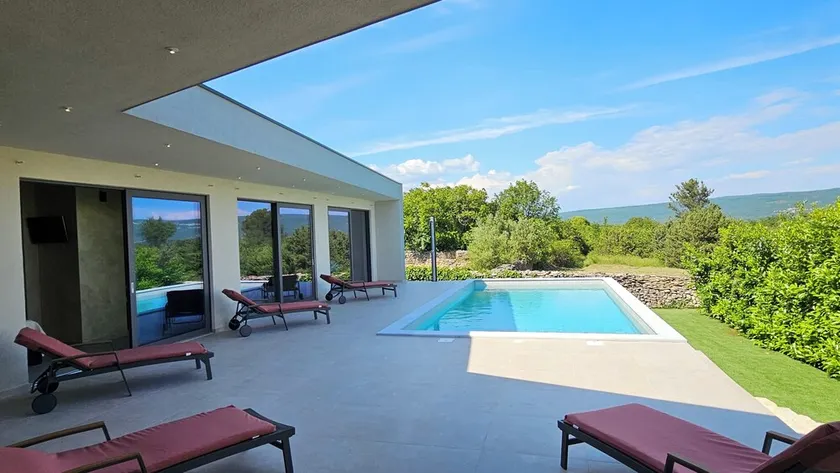 Stylish villa *****, heated pool, 2 km from the sea - Image 1