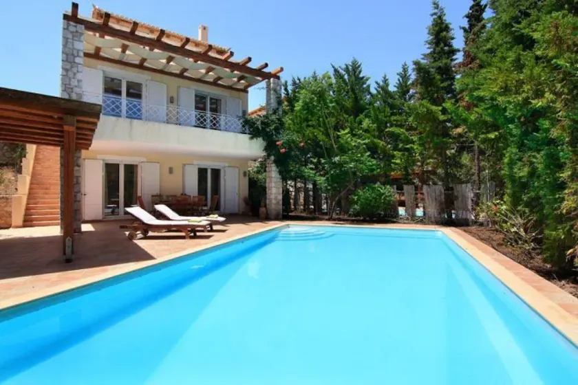 Luxurious villa with pool in Porto Heli - Image 1