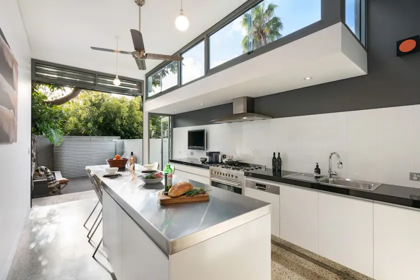 Maison de designer de luxe, emplacement et parking parfaits - Image 1