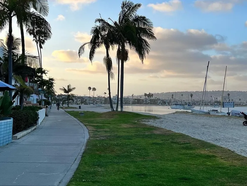 LOCATION! LOCATION! LOCATION! Bay Front Paradise!!! - Image 1
