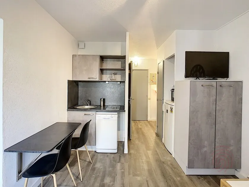 Charming Apt Near Lamalou-les-Bains Center, Pets Welcome, WiFi, Parking, Balconies - Image 1