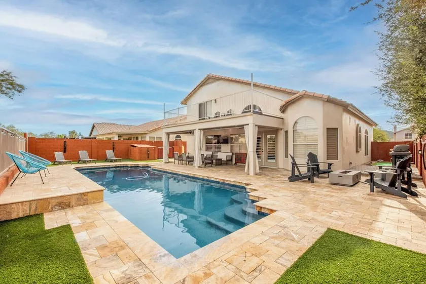 Open desert view home retreat by lakes, golf, trails, and optional heated pool - Image 1