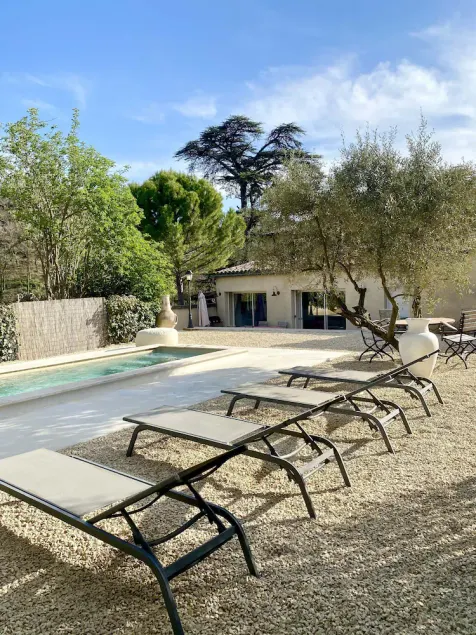 2 pasos de Lourmarin, casa con jardín vallado en una propiedad de oliva - Image 1