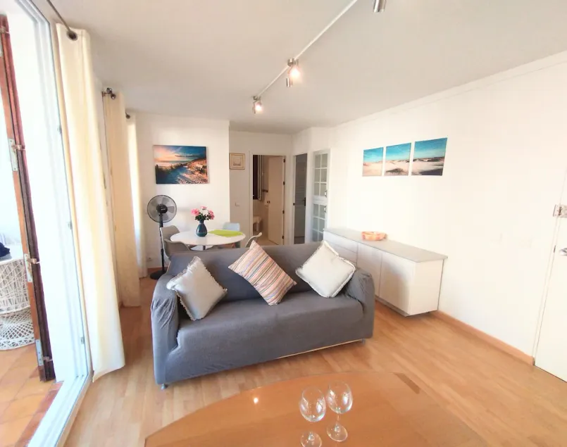 Modern 1 bedroom apartment 50 metres from main beach in Puerto Pollensa  - Image 1