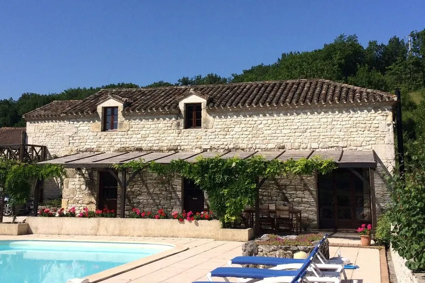 Familienferienhaus in ländlichem Frankreich mit großem Pool und weit reichenden Ansichten - Image 1