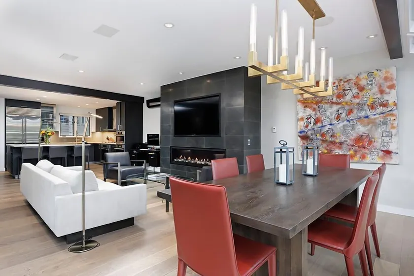 4 BR- 2150 sq ft high end condo / steps to bus to 4 mountains - Image 1