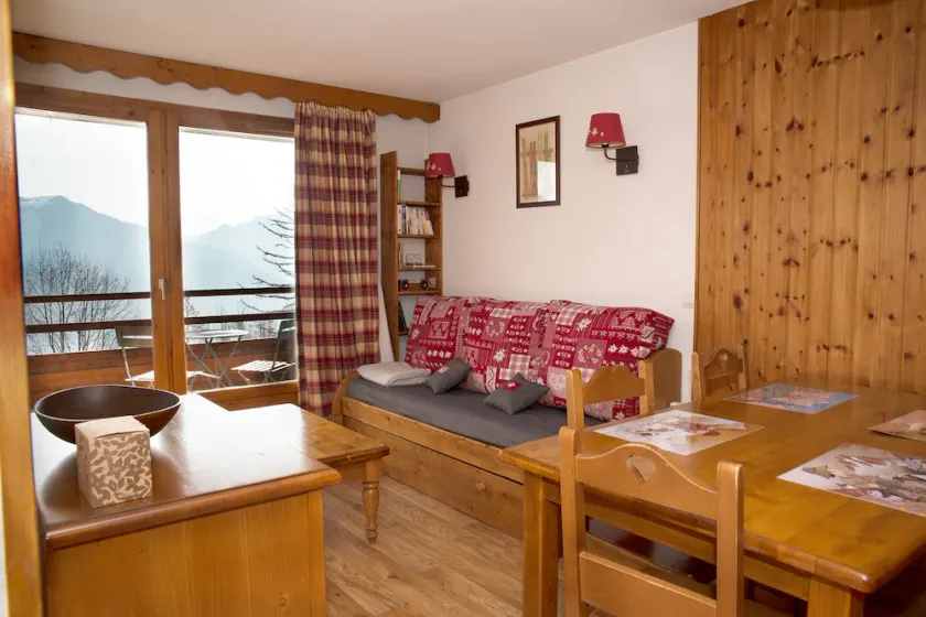 Ski-in/Ski-out Apartment, 2 Bedrooms, Swimming Pool, Sauna - Image 1