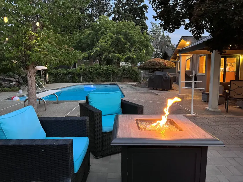 East Wenatchee Oasis 4BR, Pool, Hot Tub, Loop Trail - Image 1