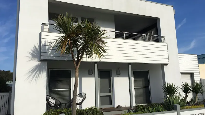 BEACH RETREAT - 3min Walk To Ocean Grove Beach - Image 1