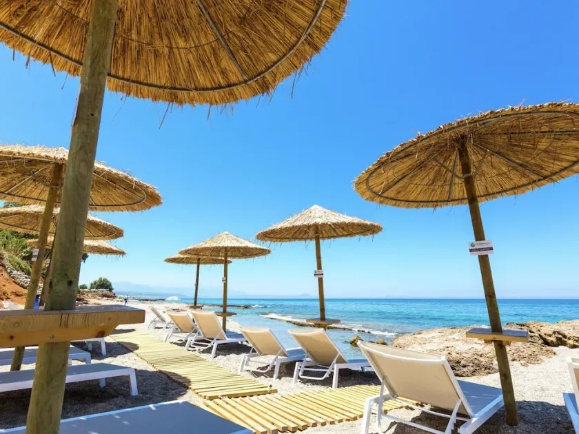 Villa in Crete with Private Pool by the Beach - Image 1
