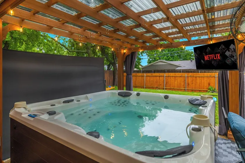 FIFA '26 World Cup Getaway with 7 people hot tub - Dallas Area - Image 1