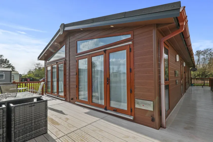 Cormorant - Luxury Lodge Close to the Beach - Image 1
