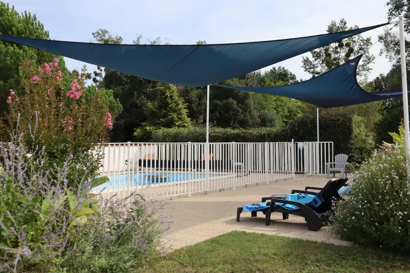 Cottage of 6 persons with pool - Image 1
